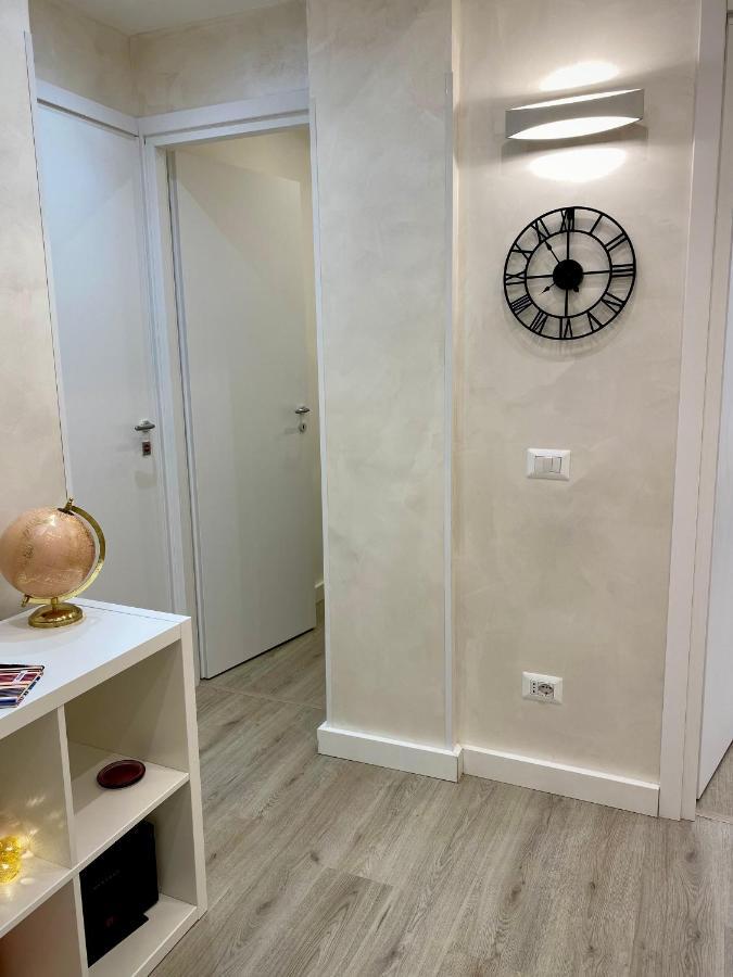 Apartment Close To The Coloseum, 2 Minutes Walk From Metro A Екстериор снимка
