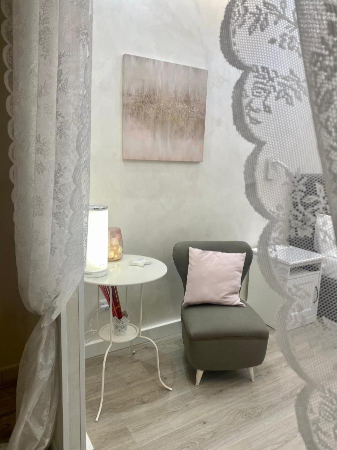 Apartment Close To The Coloseum, 2 Minutes Walk From Metro A Екстериор снимка