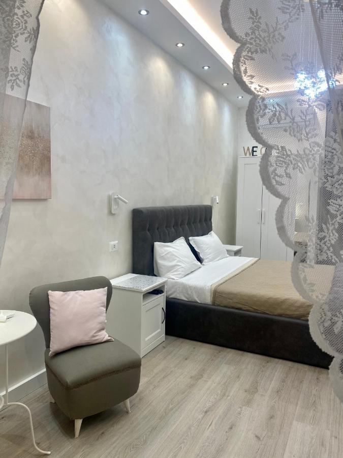 Apartment Close To The Coloseum, 2 Minutes Walk From Metro A Екстериор снимка