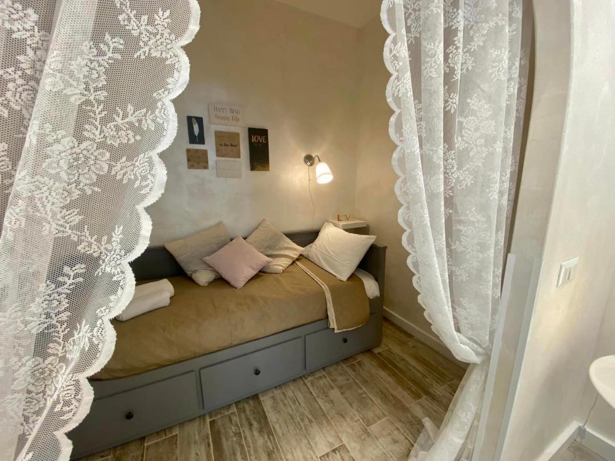 Apartment Close To The Coloseum, 2 Minutes Walk From Metro A Екстериор снимка