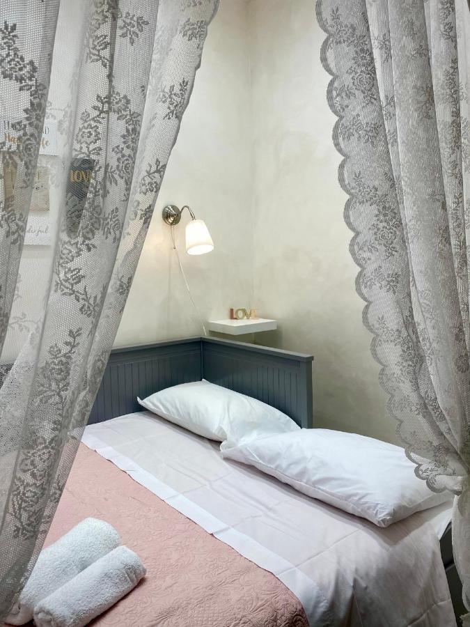 Apartment Close To The Coloseum, 2 Minutes Walk From Metro A Екстериор снимка